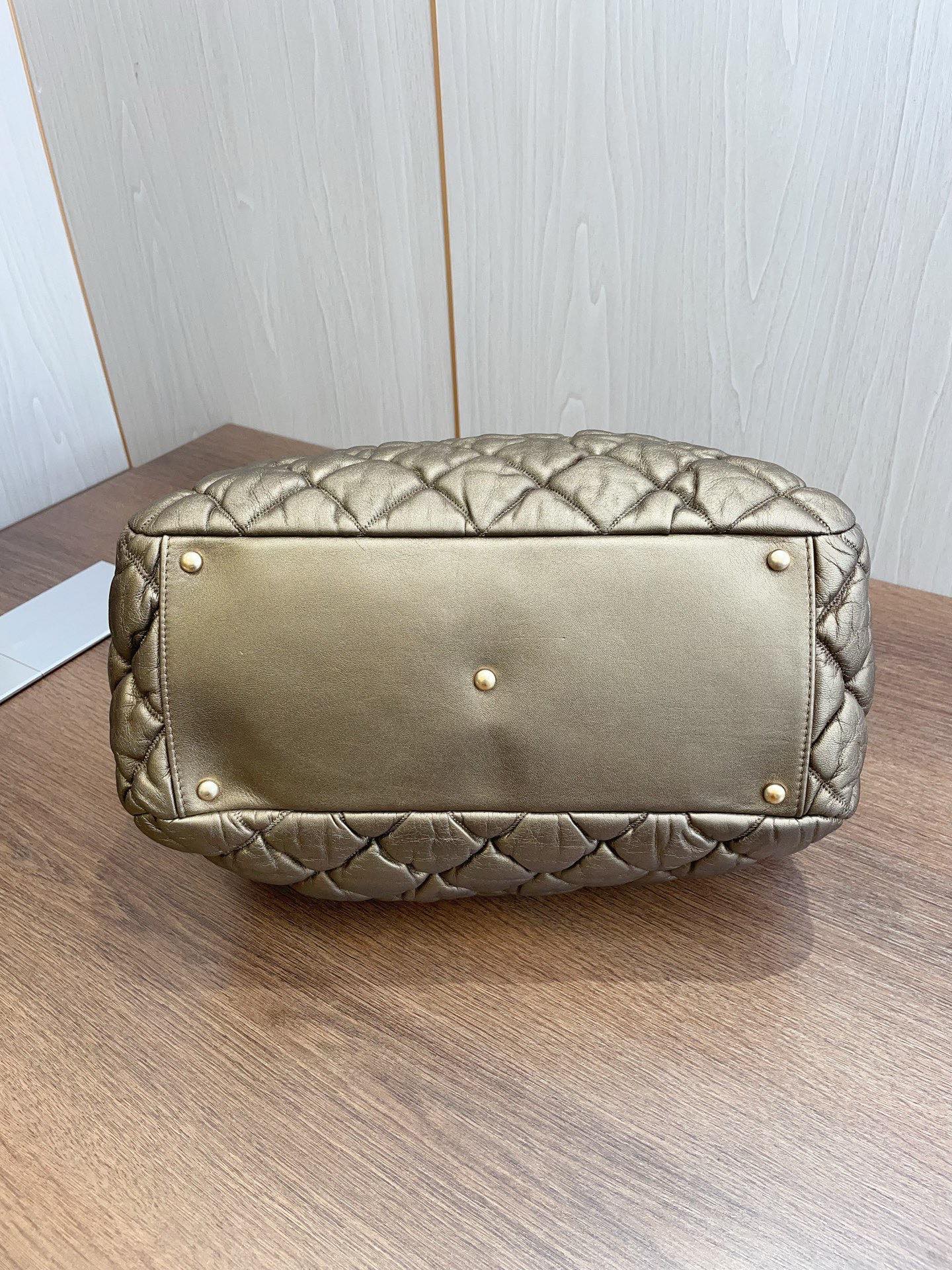 Chanel Classic Bowling Bag Daily Casual Gold Quilted