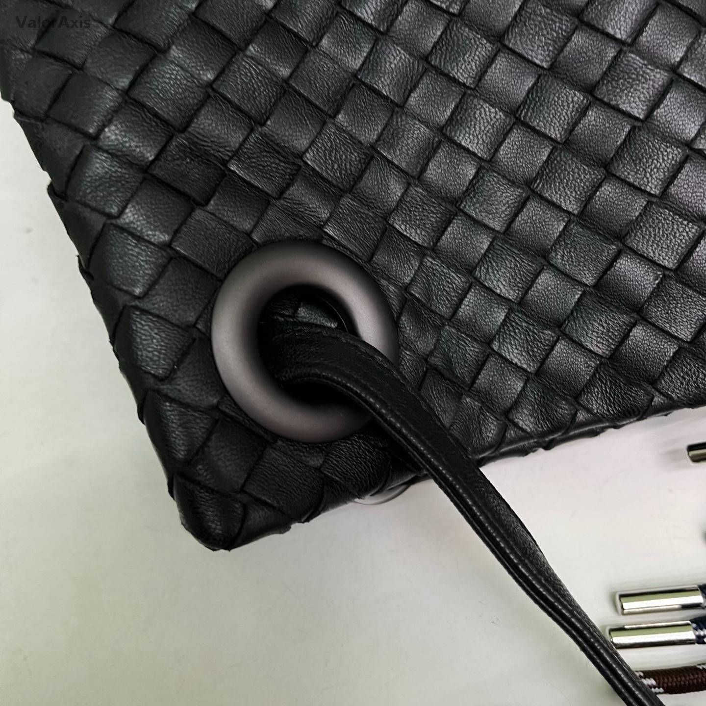 Bottega Veneta Intrecciato Shoulder Bag Black Used Women Classic Fashion