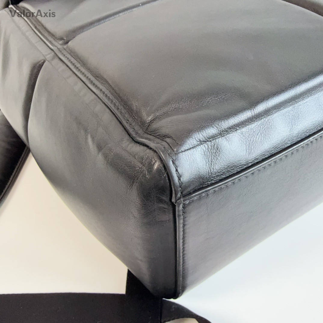 Bottega Veneta  Backpack Black Unisex Adults Classic