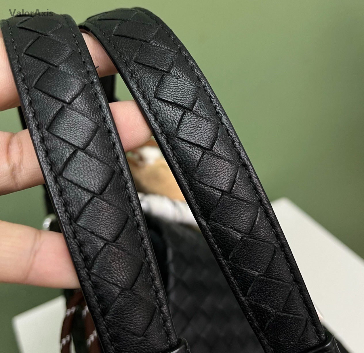 Bottega Veneta Intrecciato Shoulder Bag Black Used Women Classic Fashion