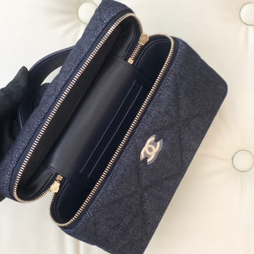 Chanel Vanity Denim Blue Crossbody Top Handle Excellent