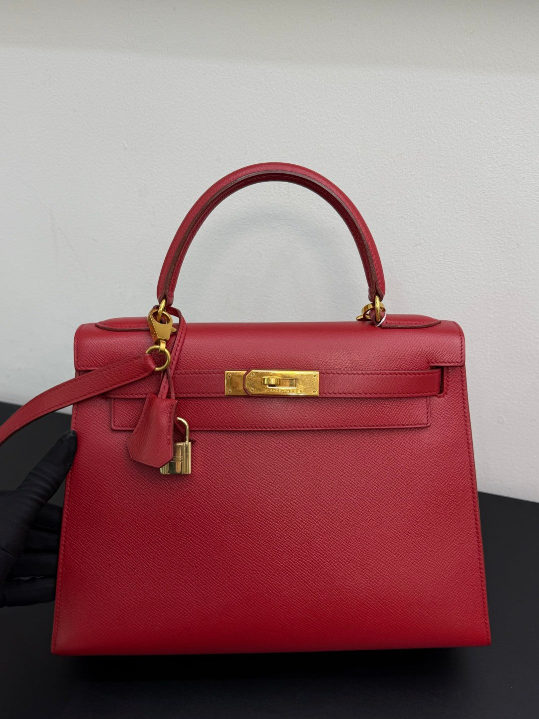 Authentic Hermes Kelly28 Red Handbag Gold Hardware Classic