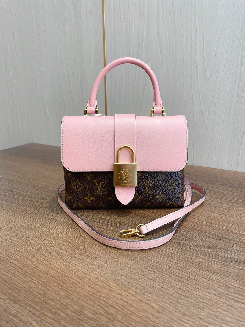 Louis Vuitton Locky BB Locking Handbag Daily Casual Pink Monogram