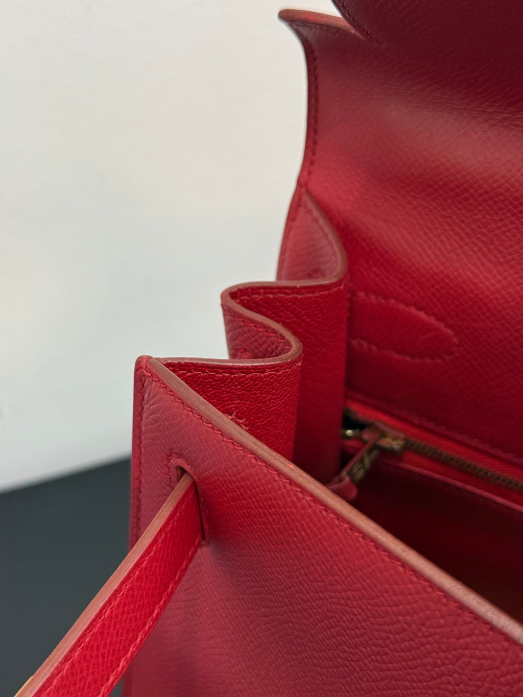 Authentic Hermes Kelly28 Red Handbag Gold Hardware Classic