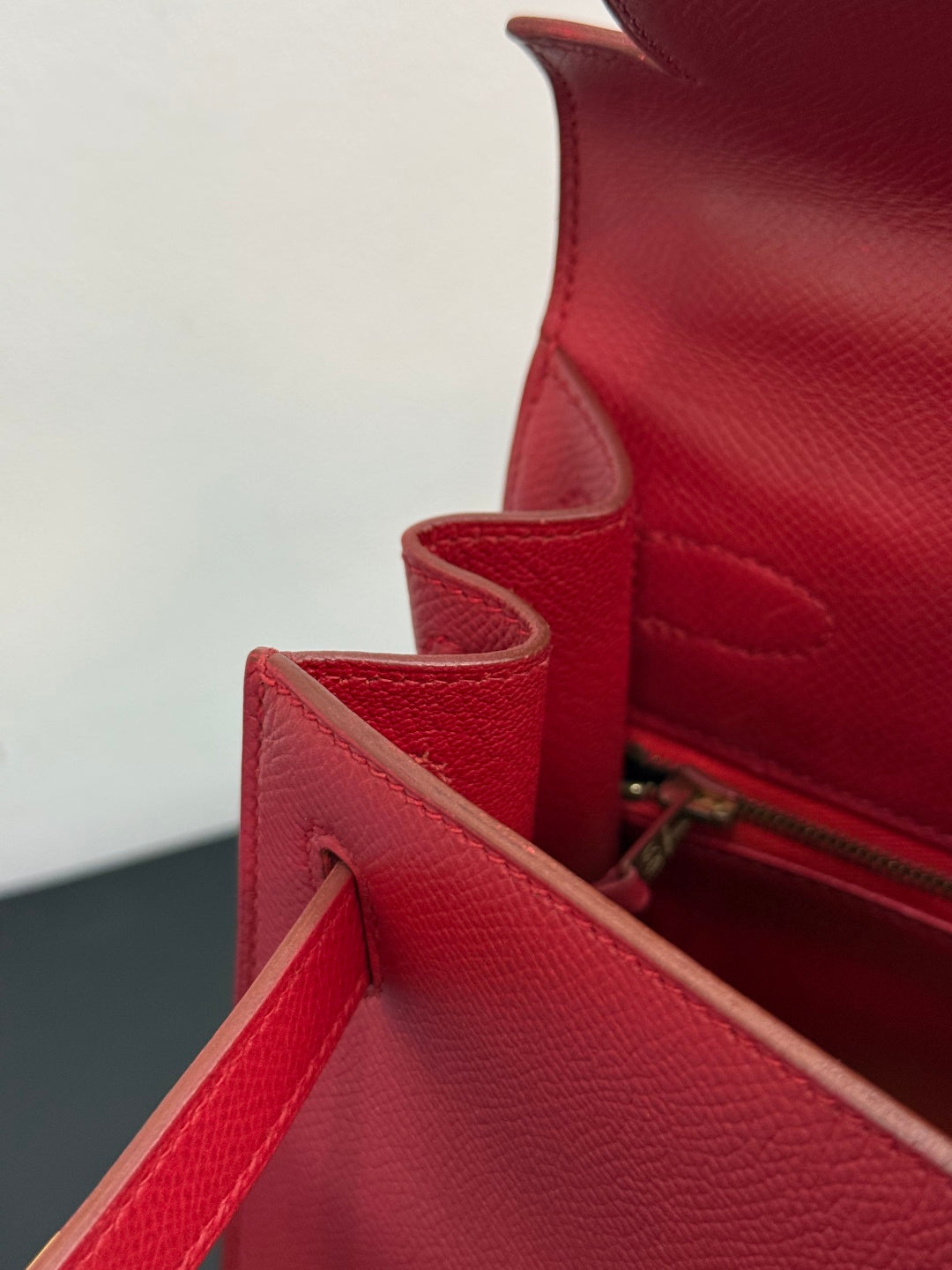 Authentic Hermes Kelly28 Red Handbag Gold Hardware Classic