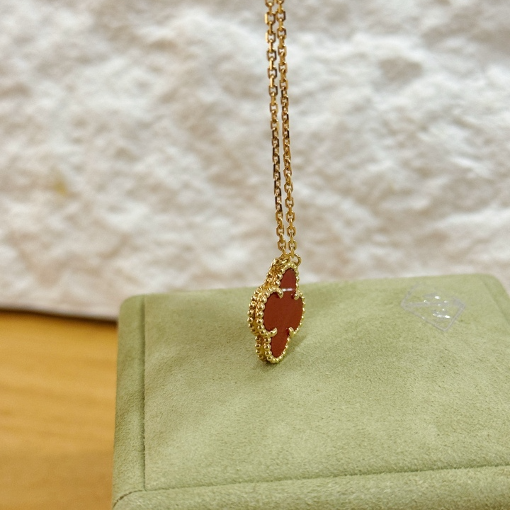 VCA Van Cleef &amp; Arpels Vintage Alhambra Red Carnelian 18k YG Pendant Necklace