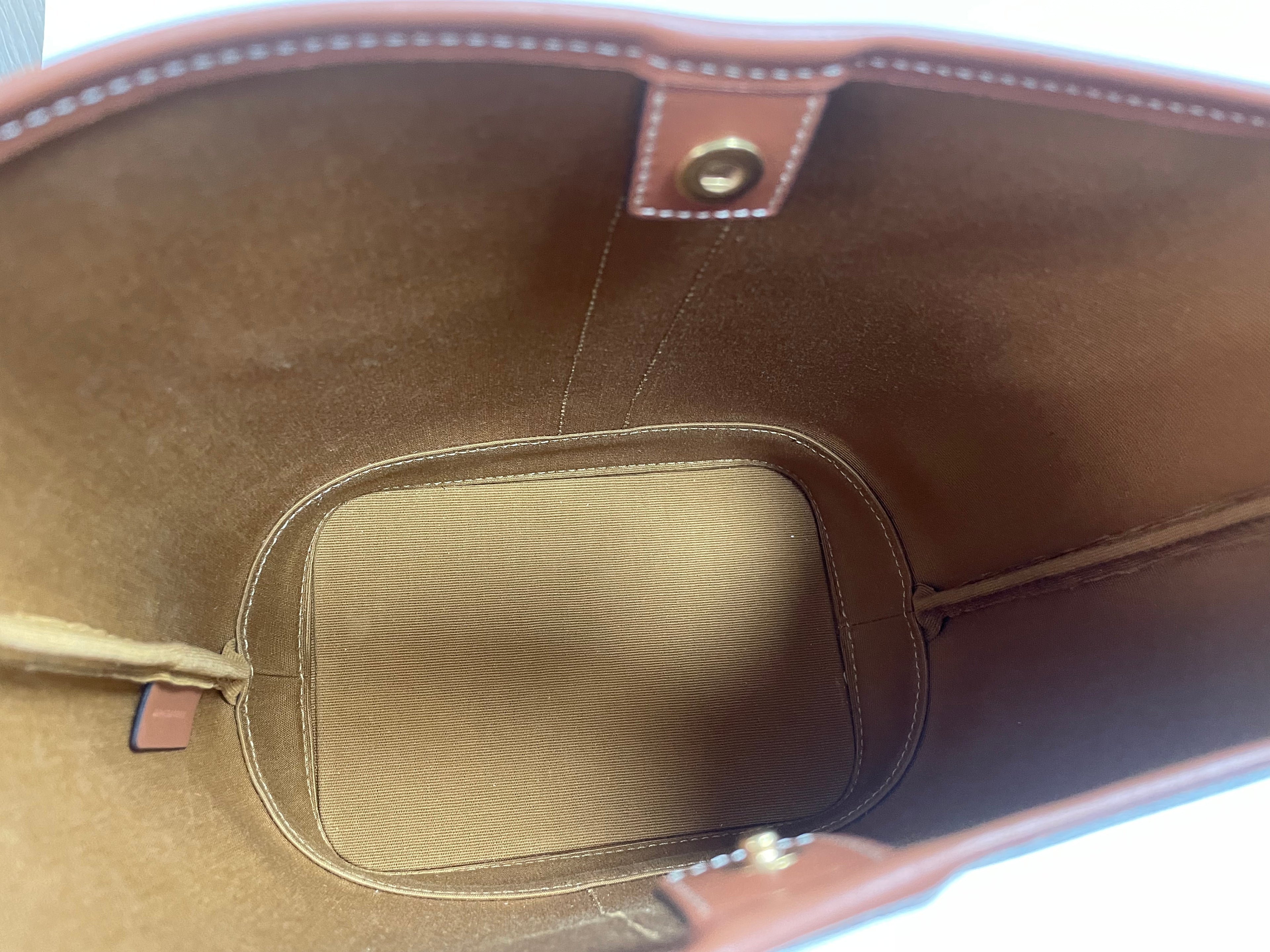 Celine Medium Bucket Bag - Pre-Owned