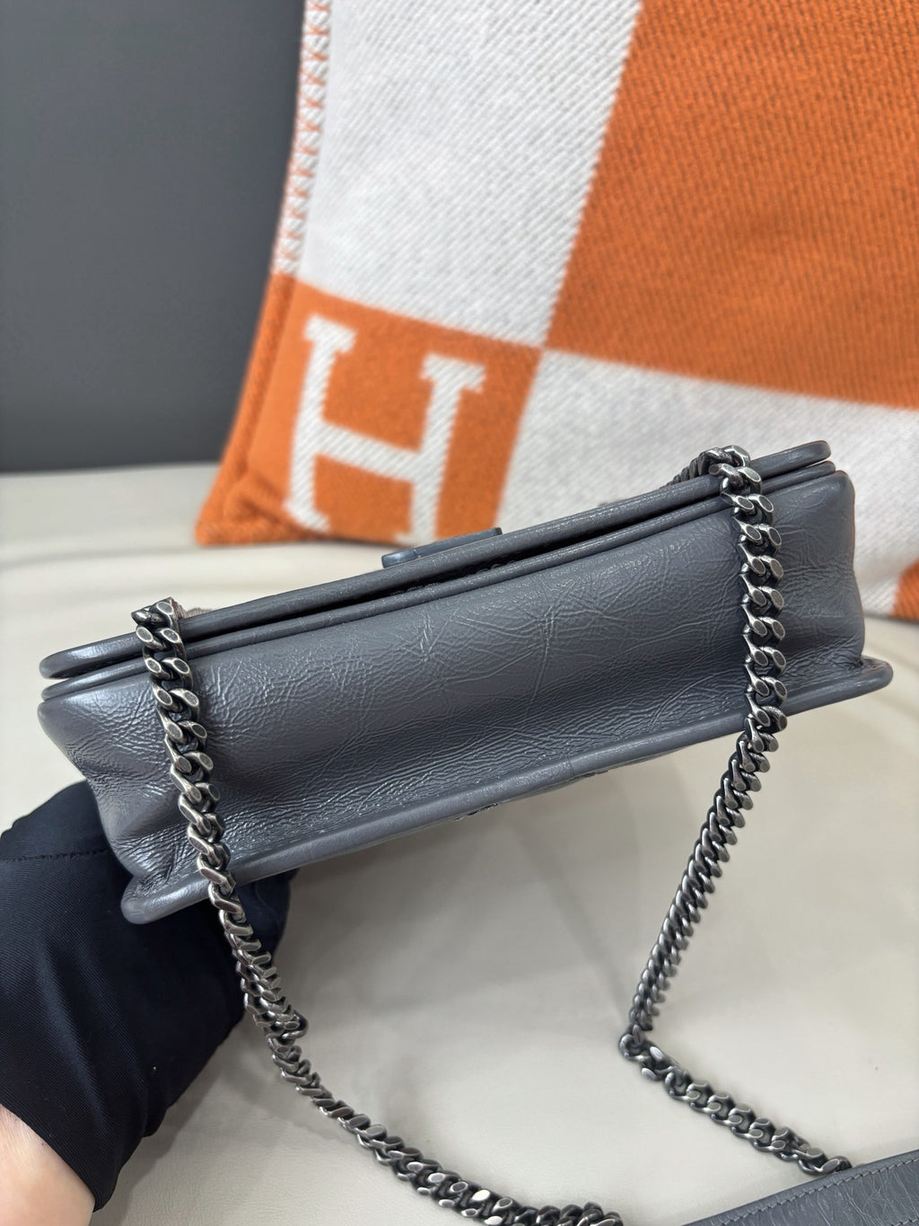 Saint Laurent Niki Monogram Gray Crossbody Chain Bag Excellent