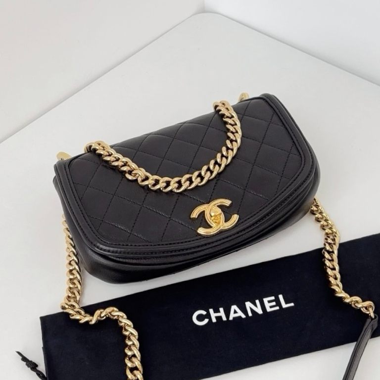 Authentic Chanel Calfskin Black Saddle Chain Shoulder Bag Crossbody Diamond