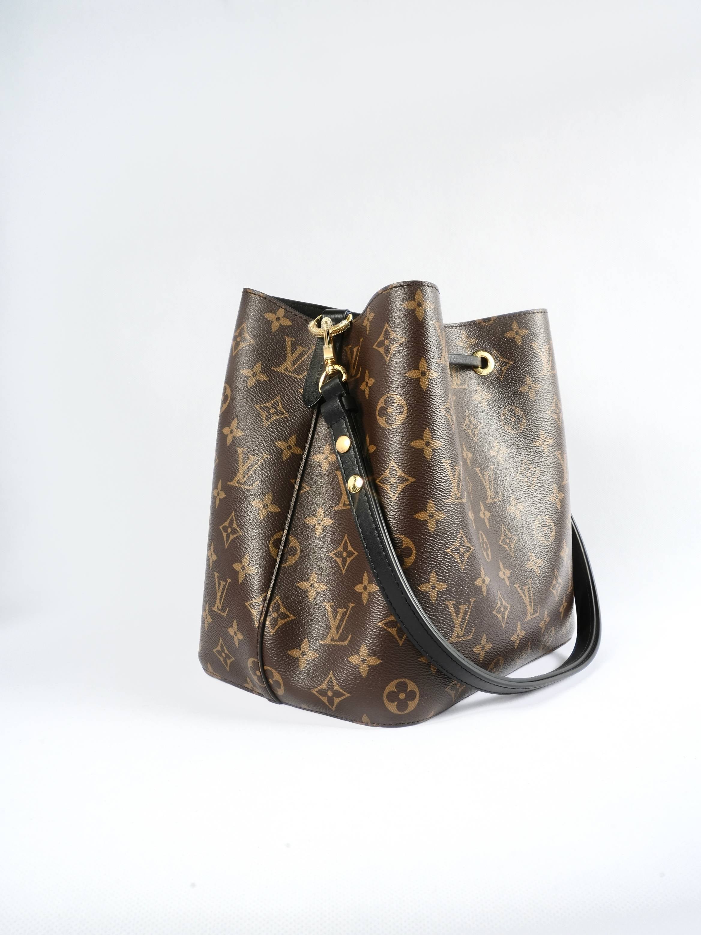 Louis Vuitton NeoNoe Black Bucket Bag - Pre-Owned