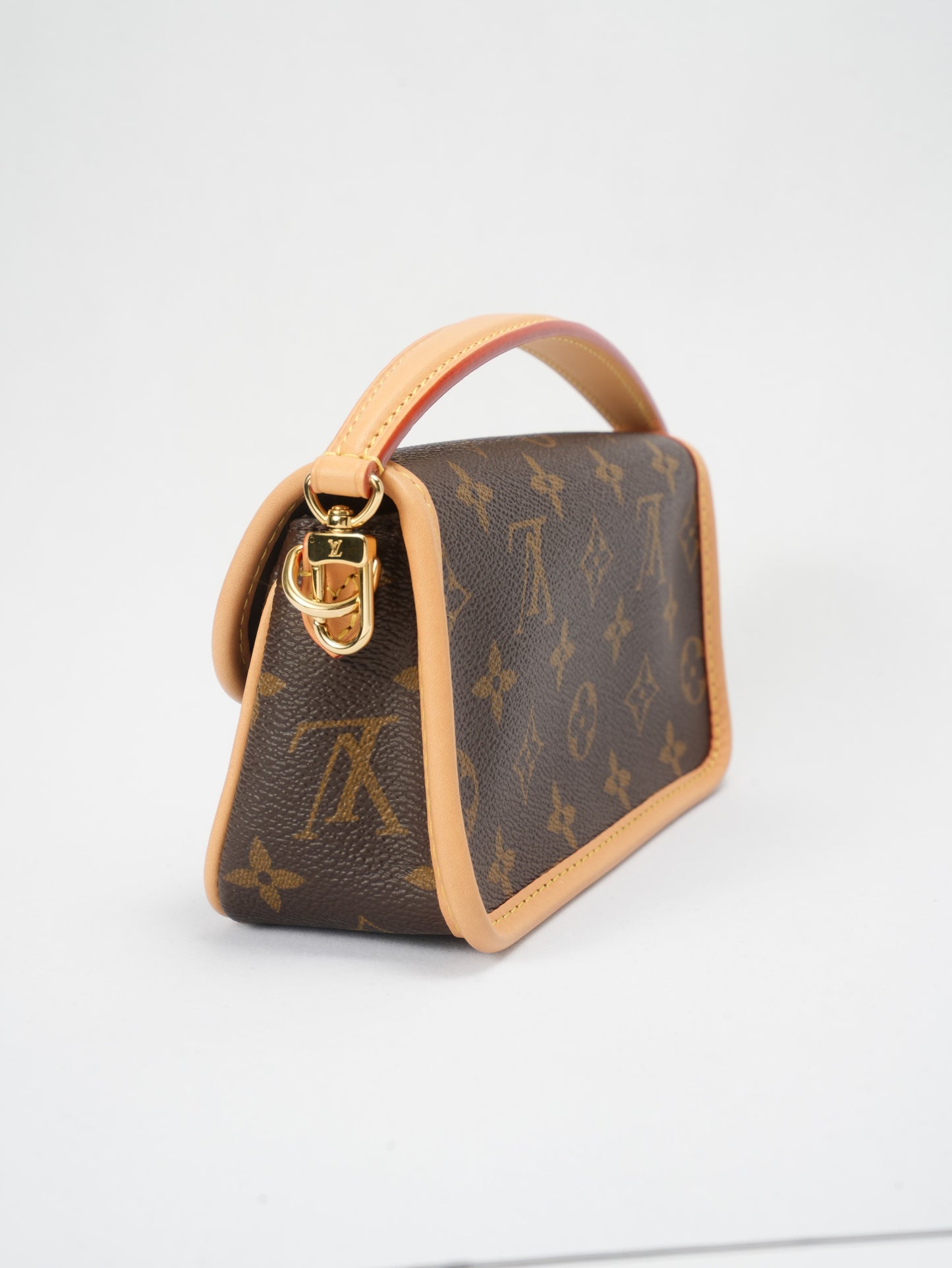 Louis Vuitton Monogram NANO Diane M83298 Chip version