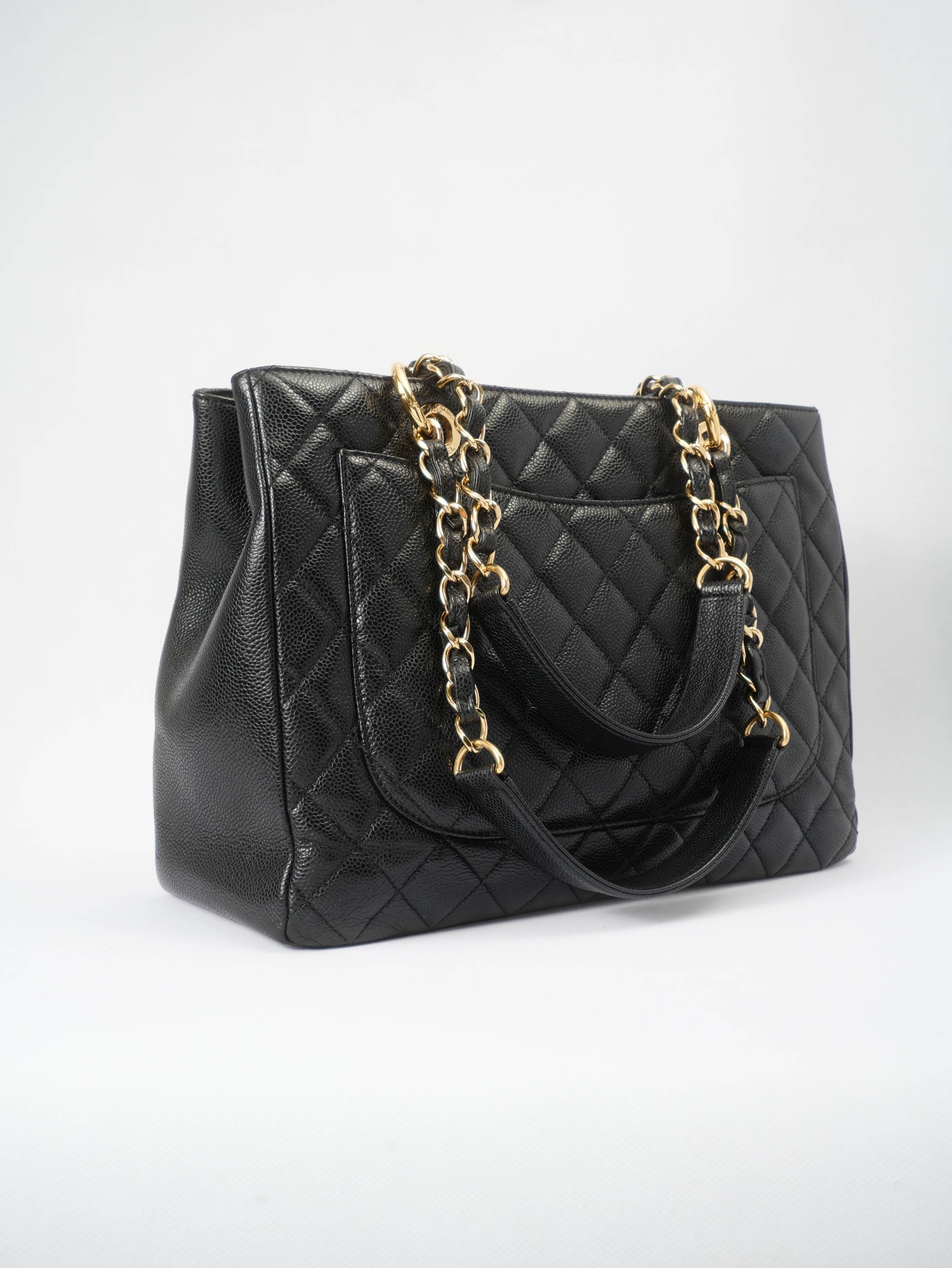 Chanel | Gst Medium Tote In Black Pebbled Leather with Gold-tone Hardware - | - Pre-Owned