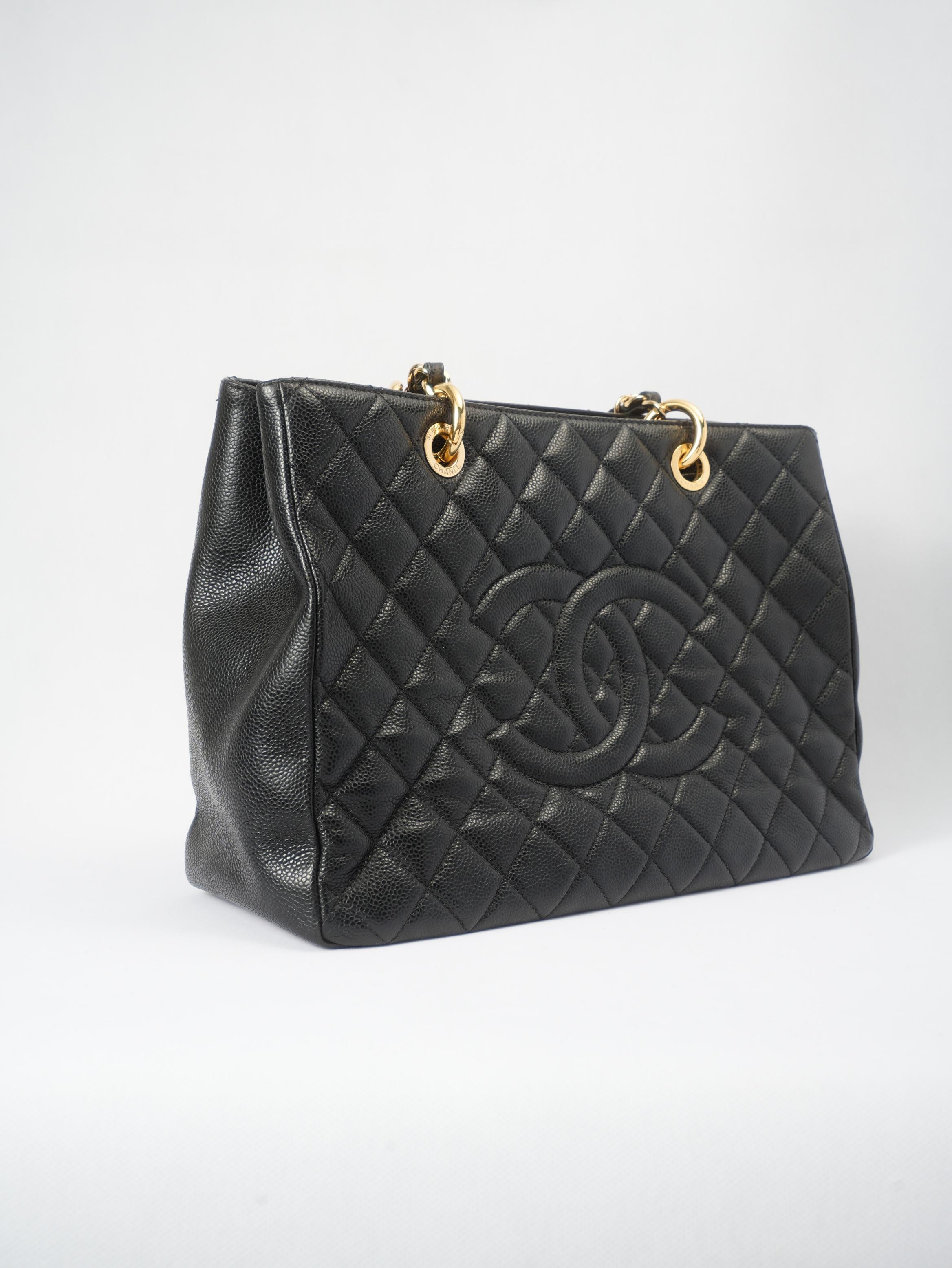 Chanel | Gst Medium Tote In Black Pebbled Leather with Gold-tone Hardware - | - Pre-Owned