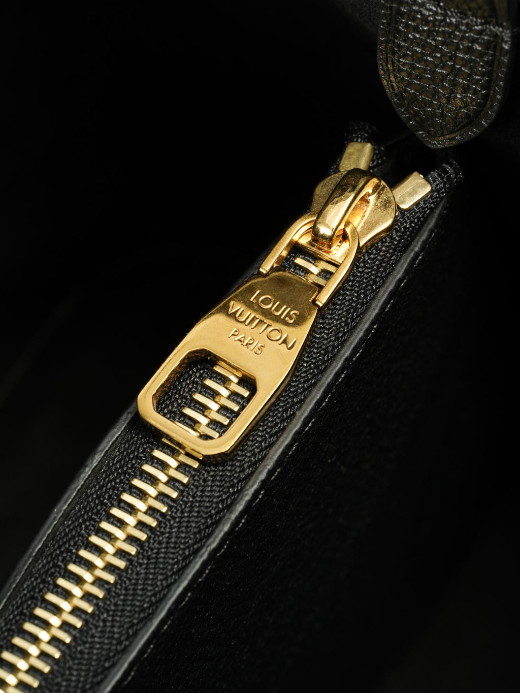 Louis Vuitton | Empreinte Néonoé MM Chip Version M45256 - Pre-owned | Authentic Pre-Owned Luxury