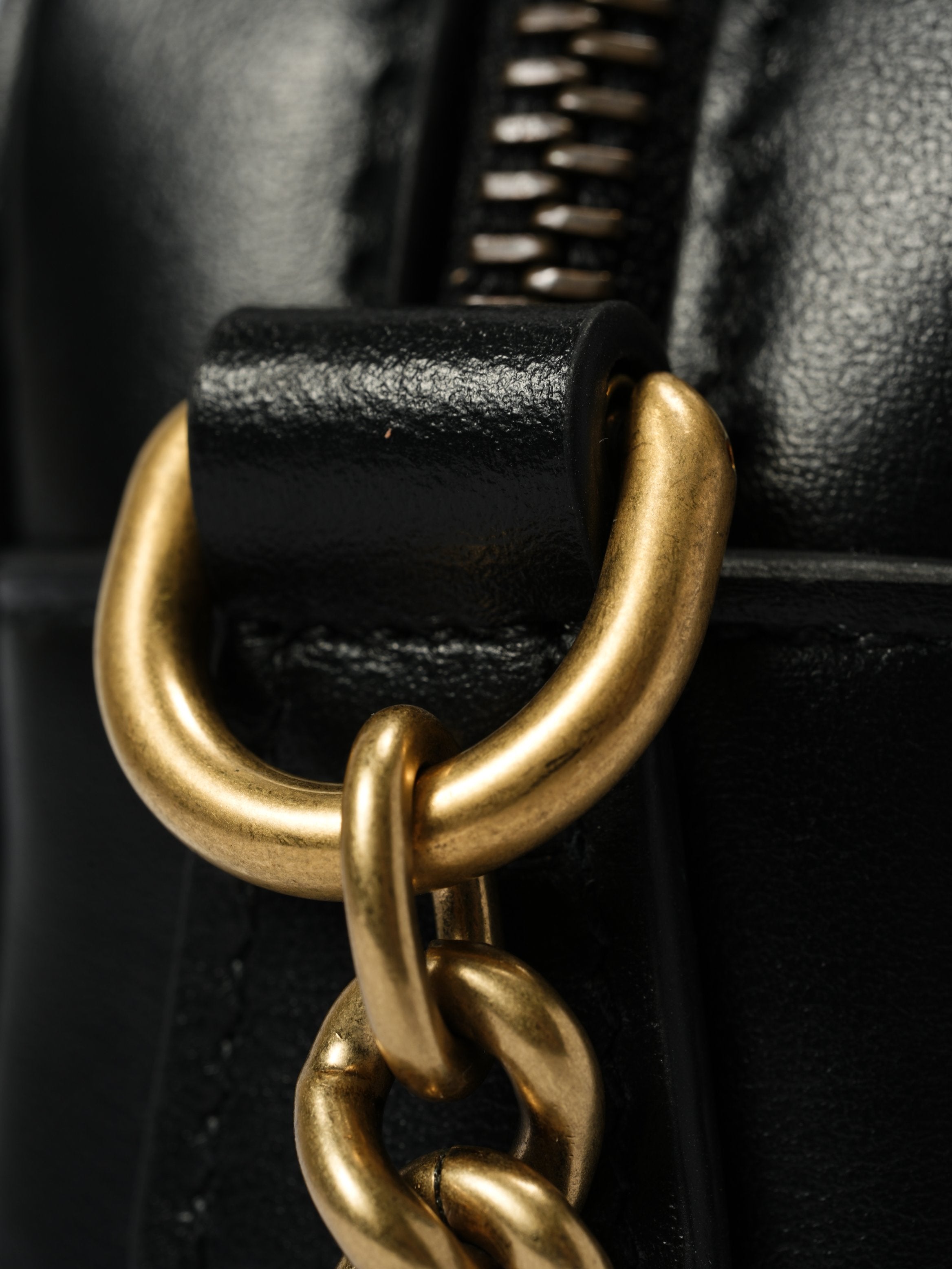 GUCCI Black Marmont Camera Bag Mini - Pre-Owned