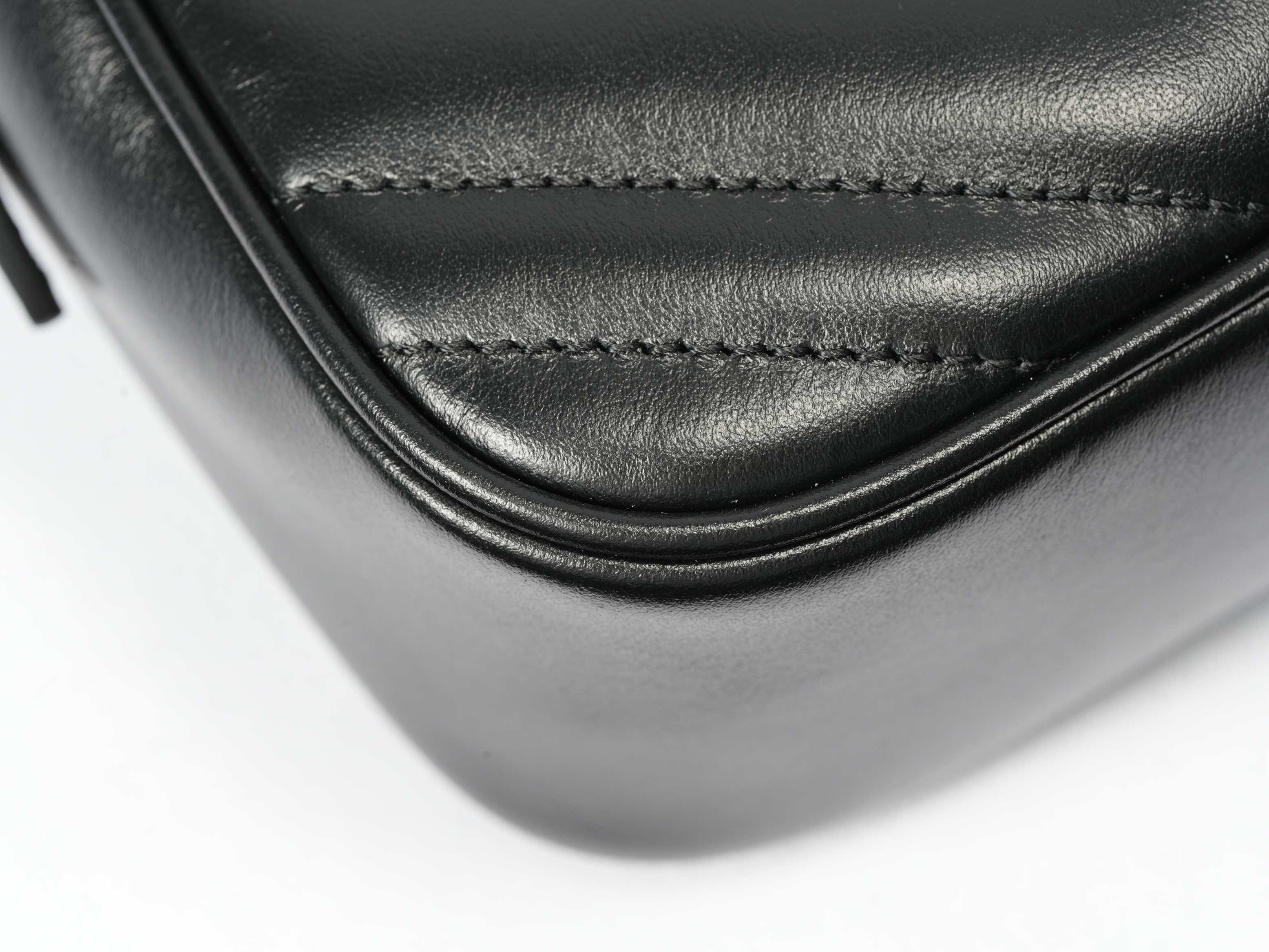 GUCCI Black Marmont Camera Bag MM - Pre-Owned