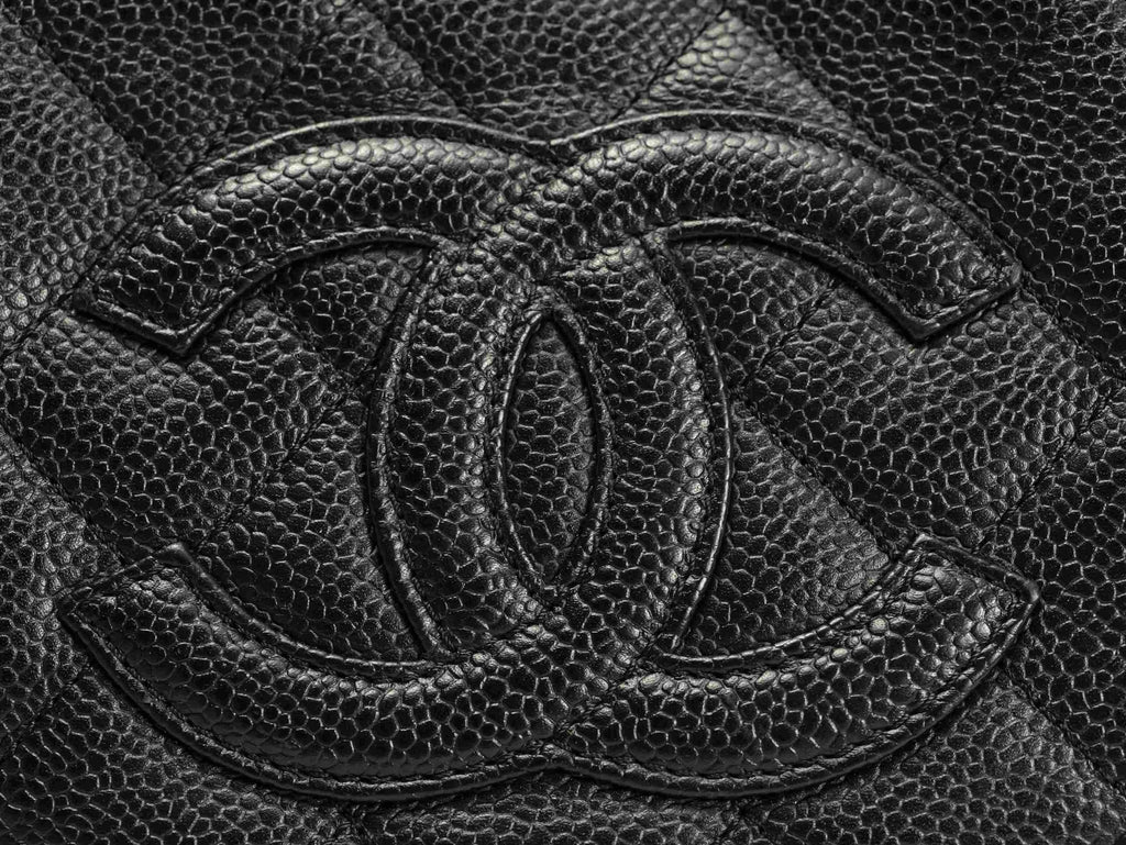 Chanel | Patent Pouch Tote In Black Pebbled Leather with Gold-tone Hardware - | - Pre-Owned