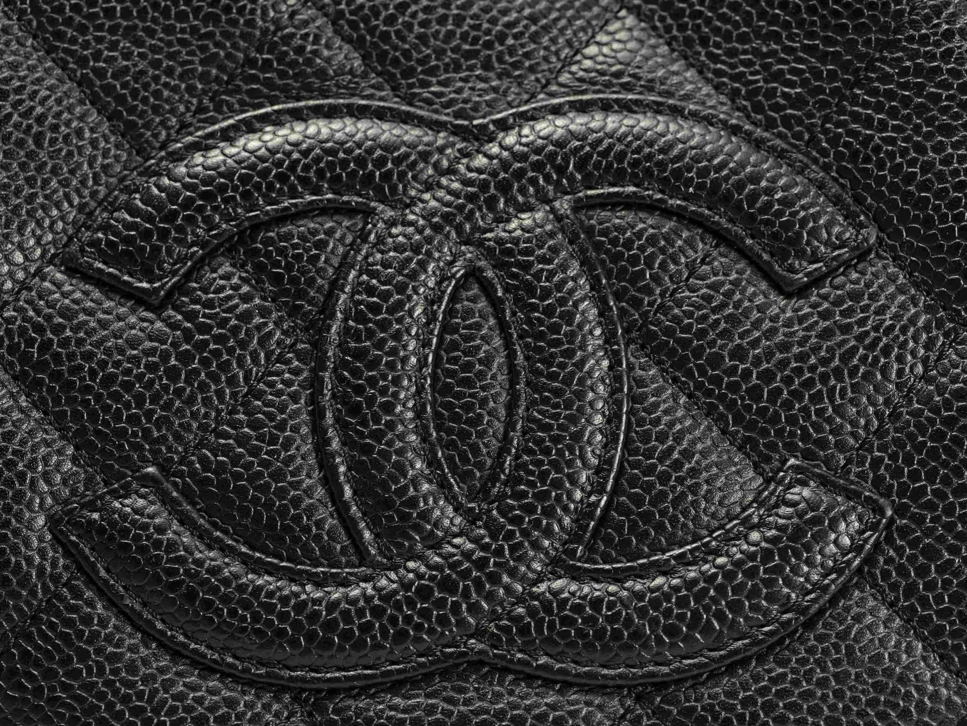 Chanel | Patent Pouch Tote In Black Pebbled Leather with Gold-tone Hardware - | - Pre-Owned