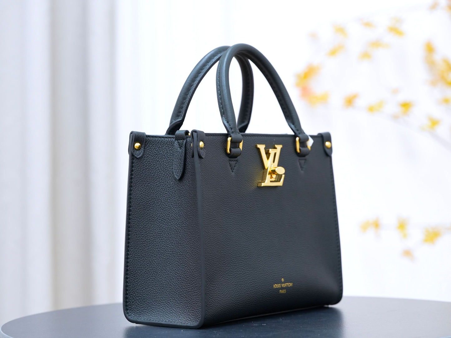 Louis Vuitton lock&go Handbag