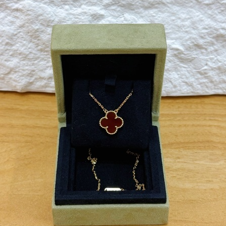 VCA Van Cleef &amp; Arpels Vintage Alhambra Red Carnelian 18k YG Pendant Necklace