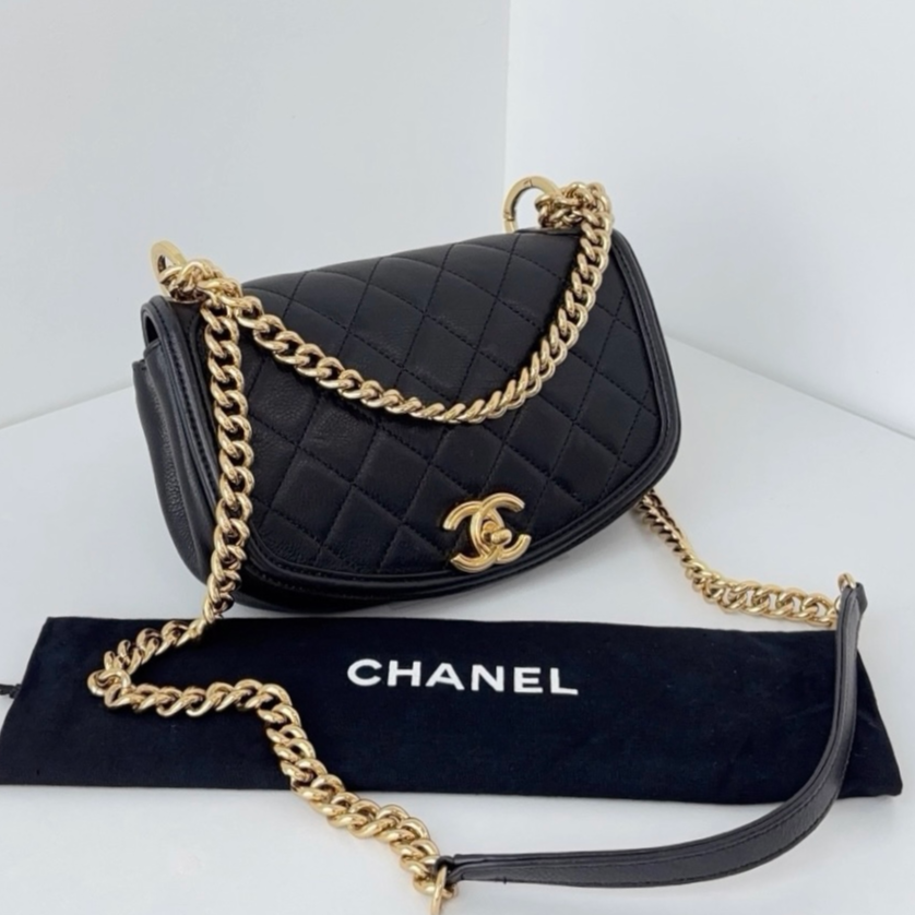 Authentic Chanel Calfskin Black Saddle Chain Shoulder Bag Crossbody Diamond