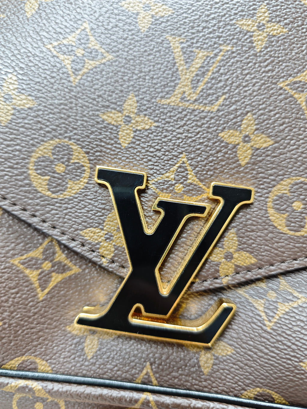 Louis Vuitton Passy Chain Bag. - Pre-Owned