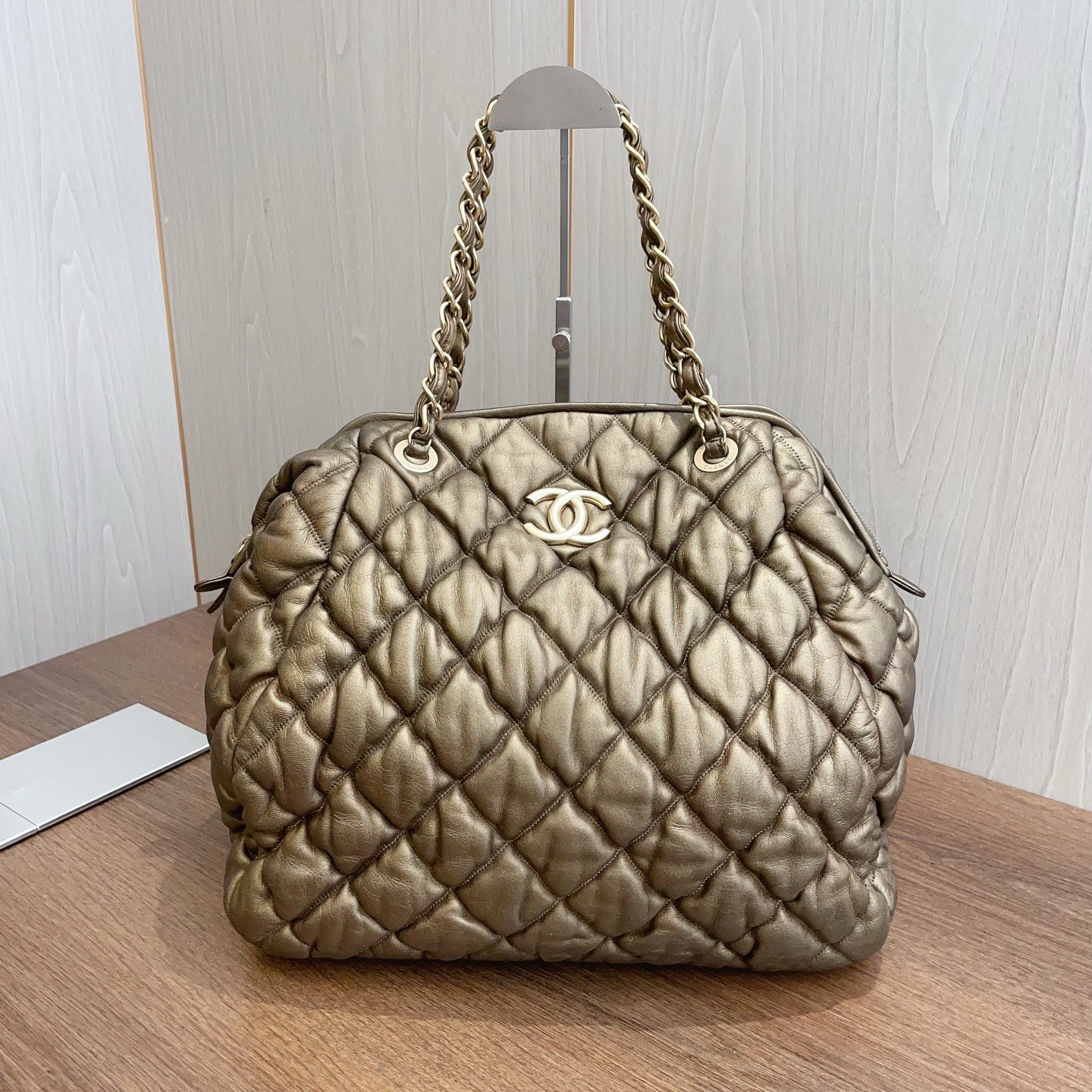 Chanel Classic Bowling Bag Daily Casual Gold Quilted