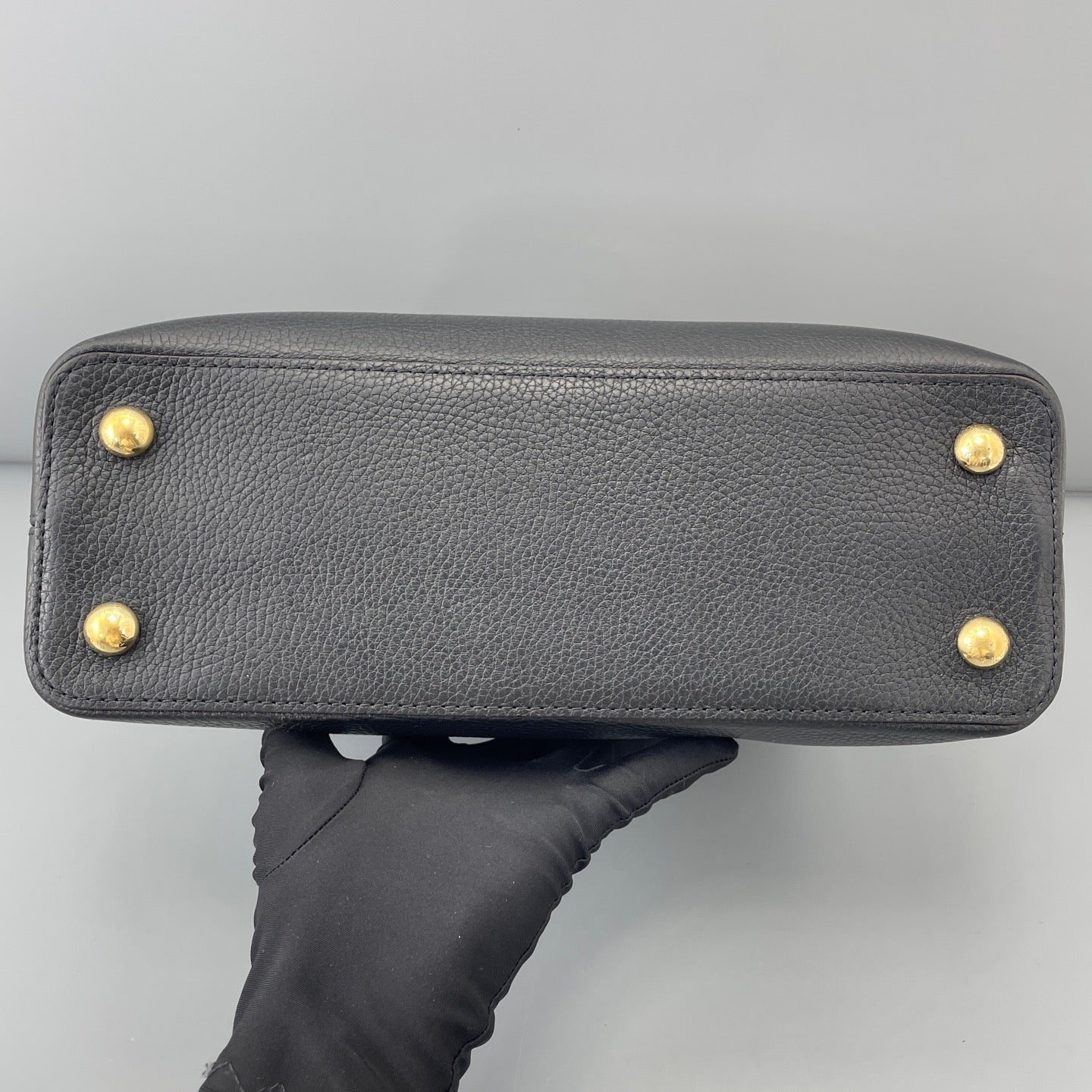 Louis Vuitton Capucines MM Tote Top Handle Bag Black Gold Hardware Women Classic