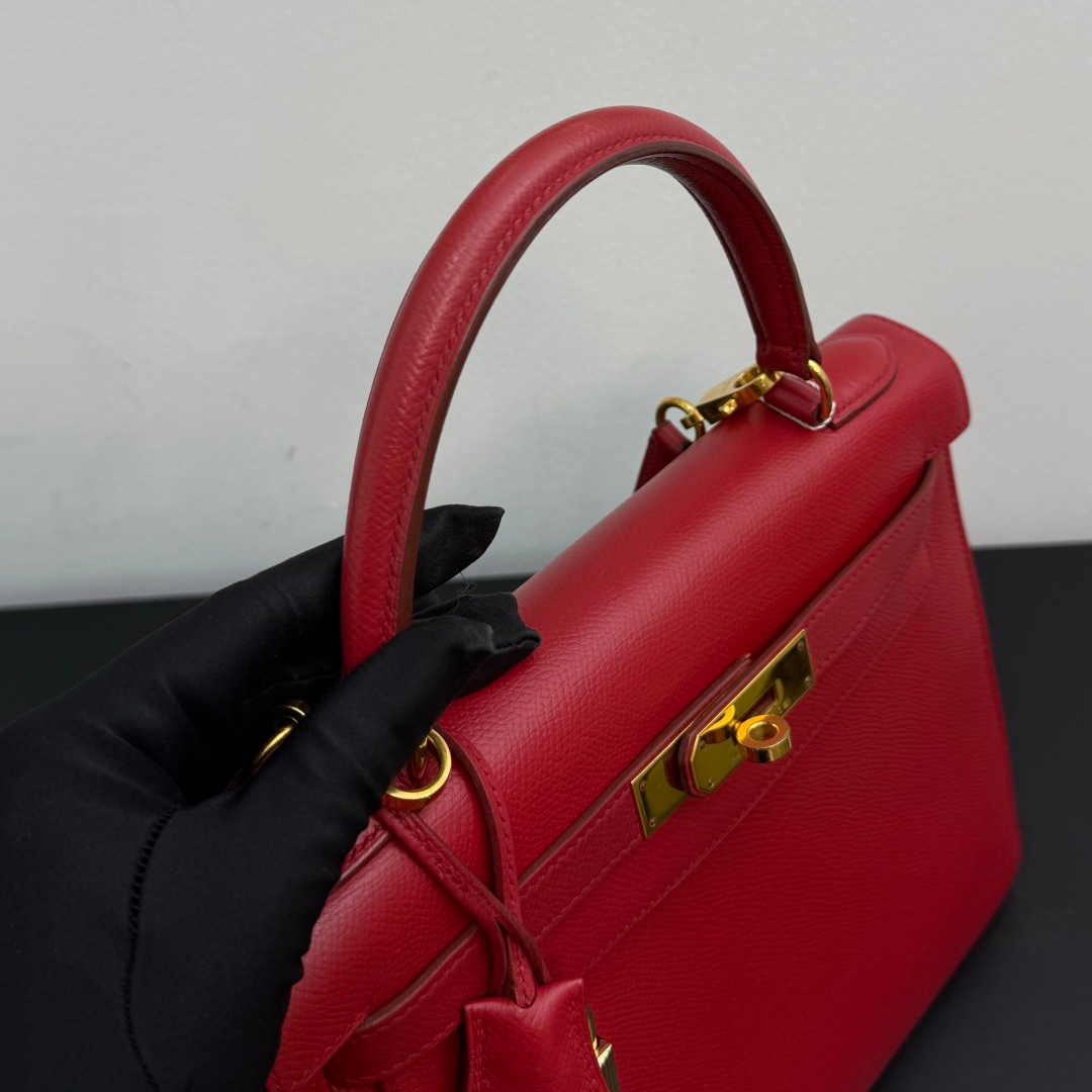 Authentic Hermes Kelly28 Red Handbag Gold Hardware Classic