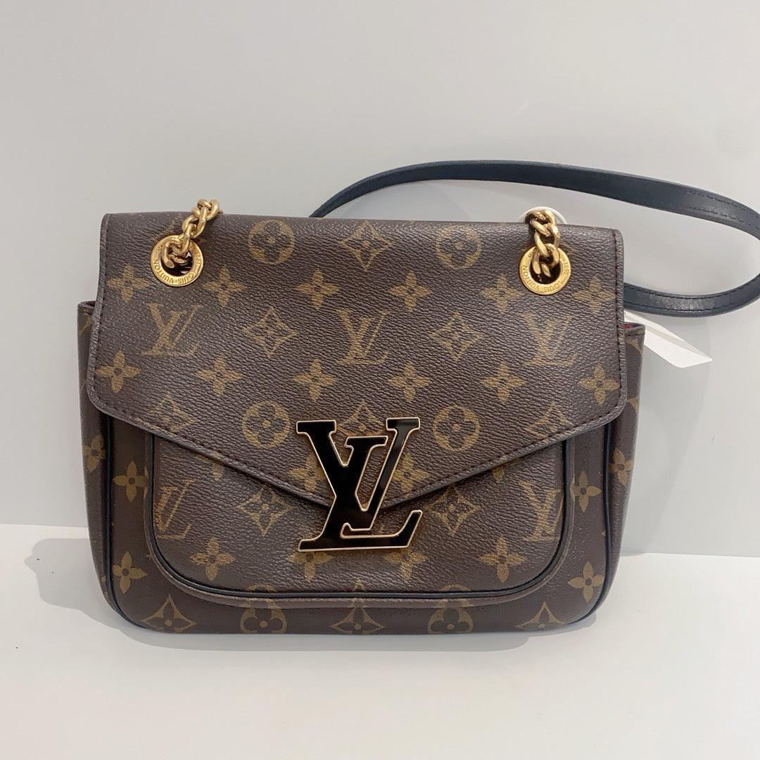 Louis Vuitton Passy Monogram Canvas Brown Shoulder Bag Crossbody Gold Hardware