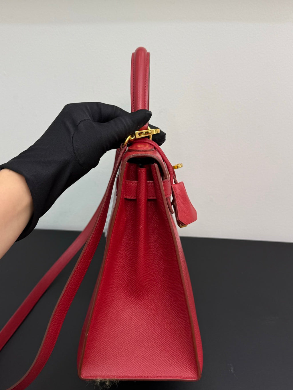 Authentic Hermes Kelly28 Red Handbag Gold Hardware Classic