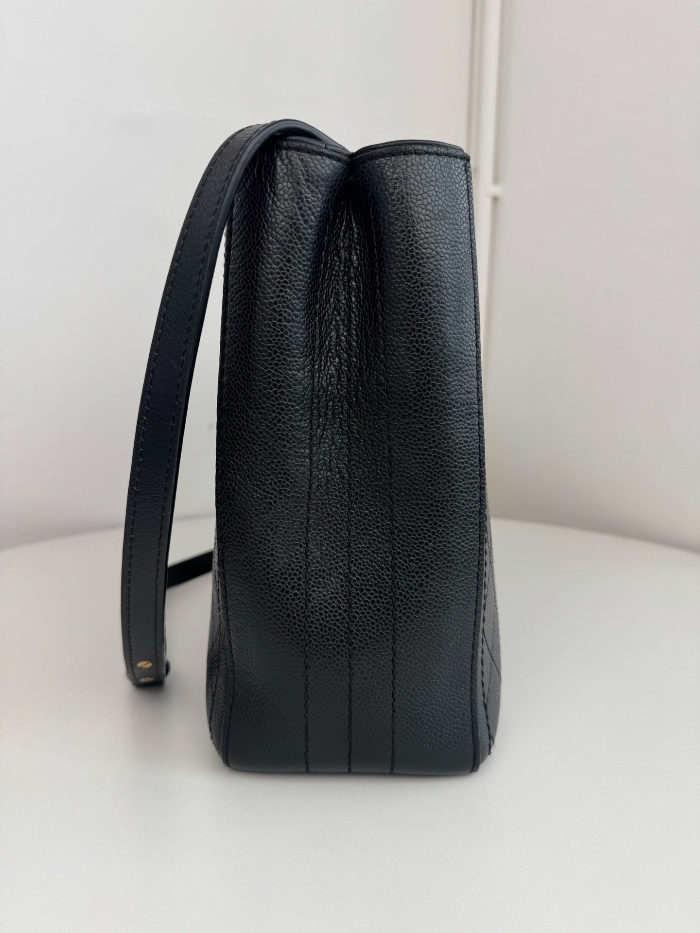 Chanel Diamond Calfskin Tote Top Handle Crossbody Black Gold Classic Women
