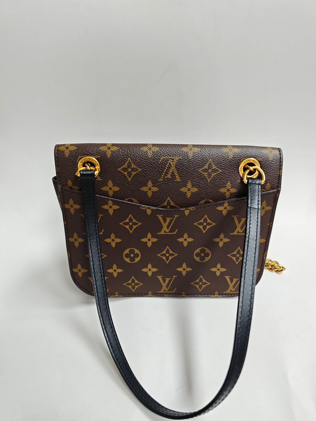Louis Vuitton Passy Chain Bag. - Pre-Owned