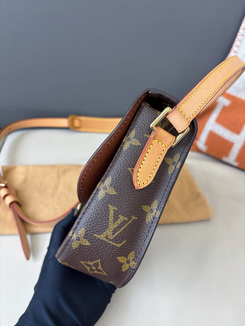 Louis Vuitton Saddle Monogram Canvas Brown Crossbody Excellent