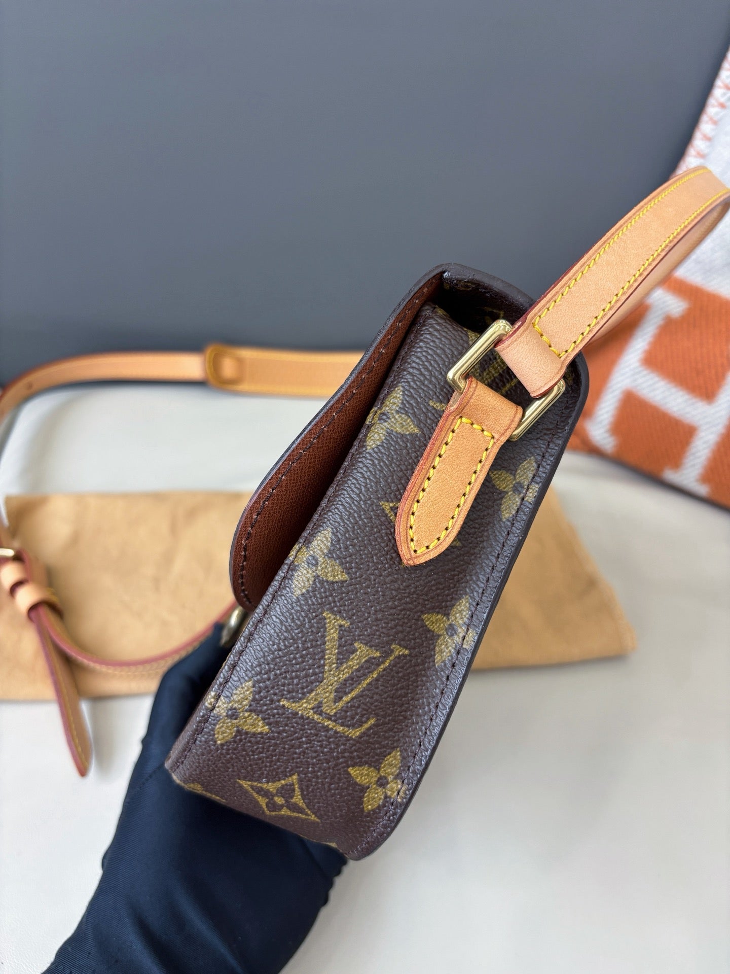Louis Vuitton Saddle Monogram Canvas Brown Crossbody Excellent