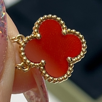 Van Cleef &amp; Arpels Vintage Alhambra Necklace18k YG with Red Carnelian Pendant