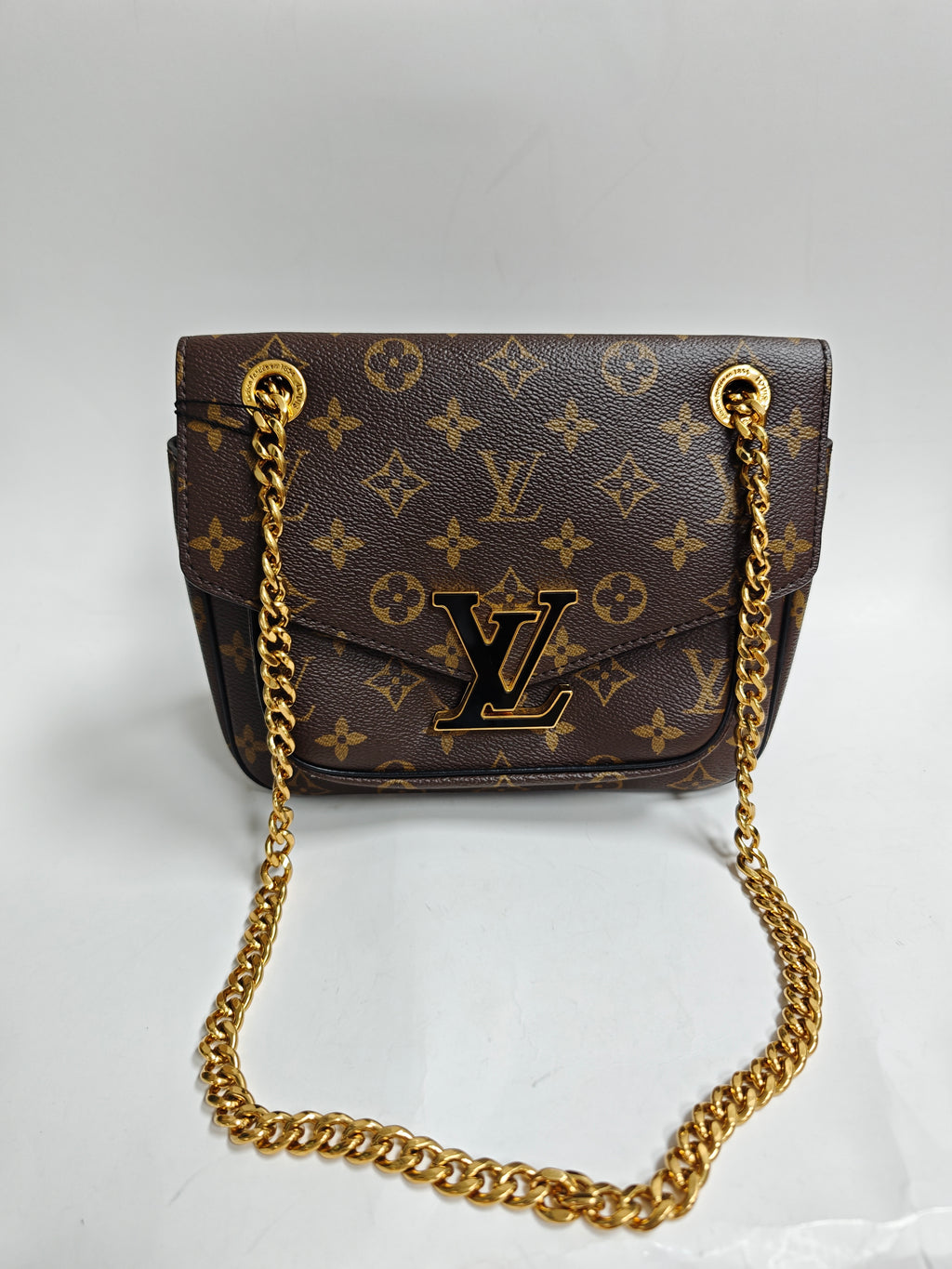Louis Vuitton Passy Chain Bag. - Pre-Owned