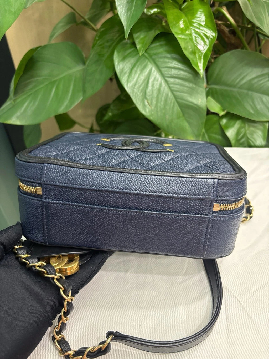 Chanel Vanity Crossbody Top Handle Excellent