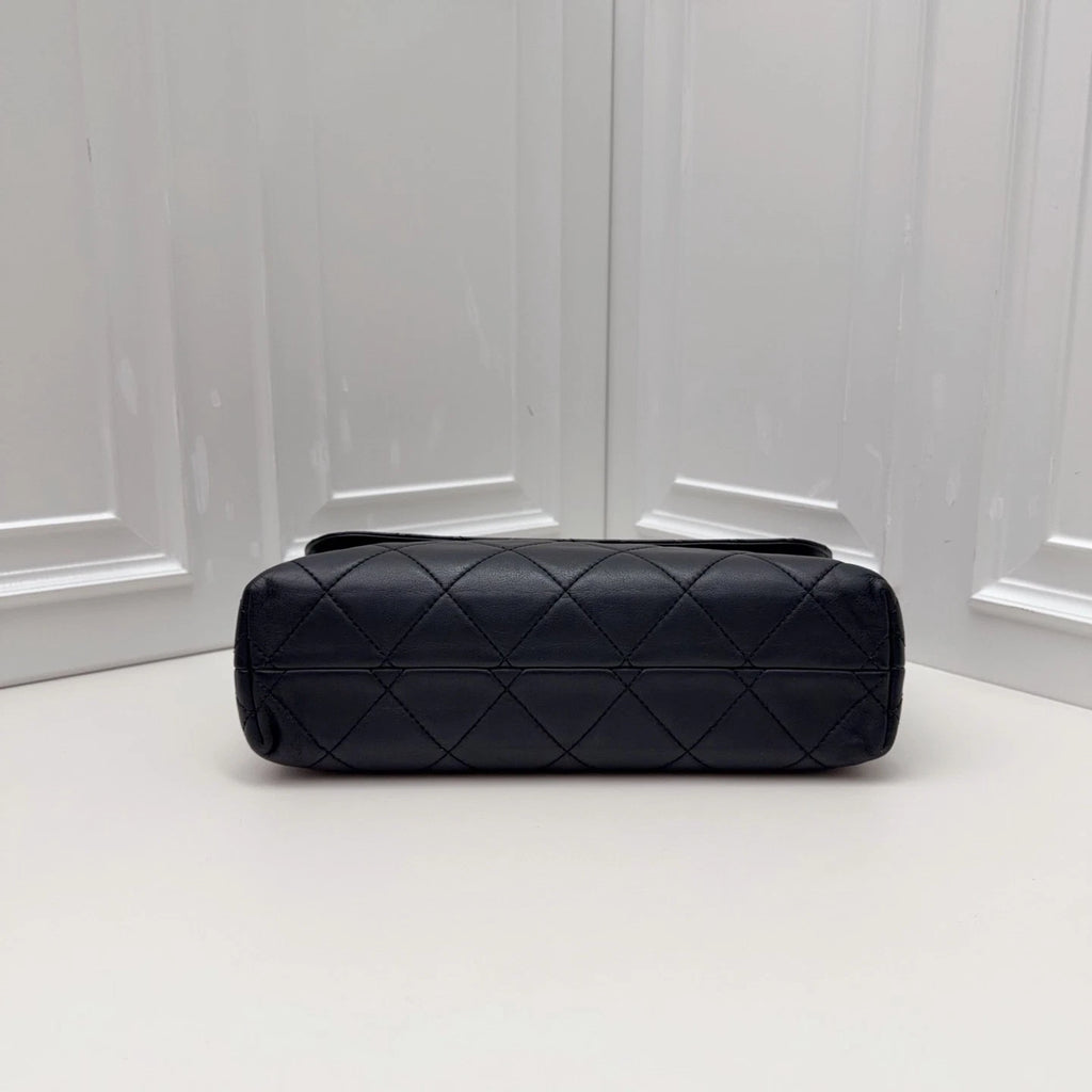 Chanel Diamond Chain Calfskin Shoulder Crossbody Bag Black Silver Women