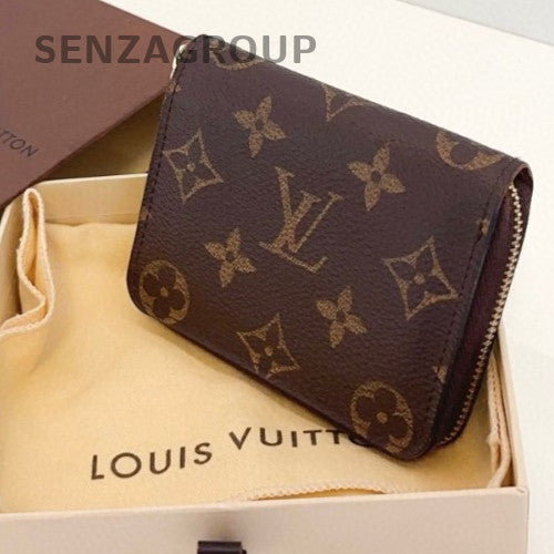 Louis Vuitton Monogram Purse Card Pack Almost Brand NEW
