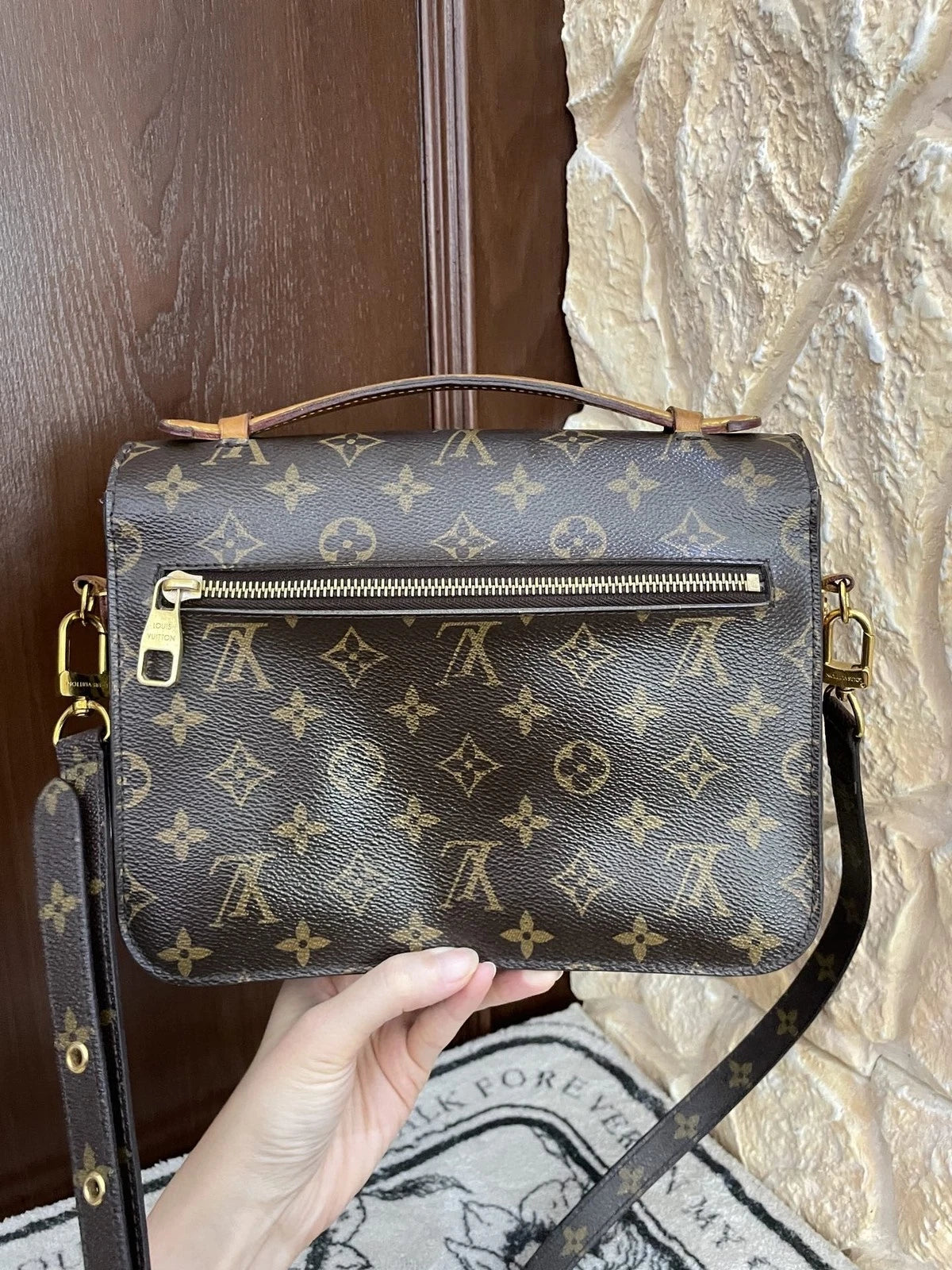 Louis Vuitton Metis Monogram Shoulder Handbag For Women