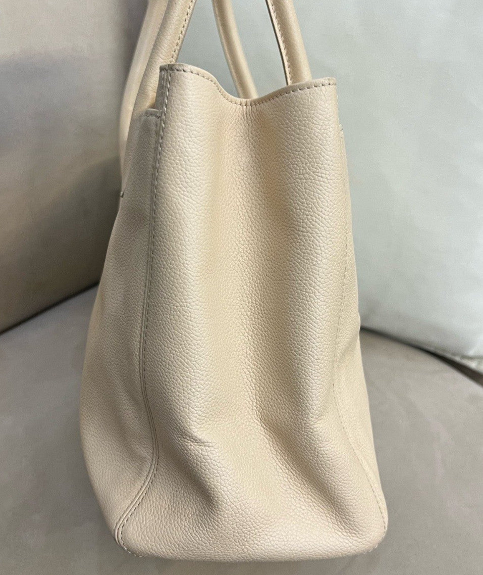 Chanel Cerf MM Tote Handbag Crossbody White Gold Used Women Classic