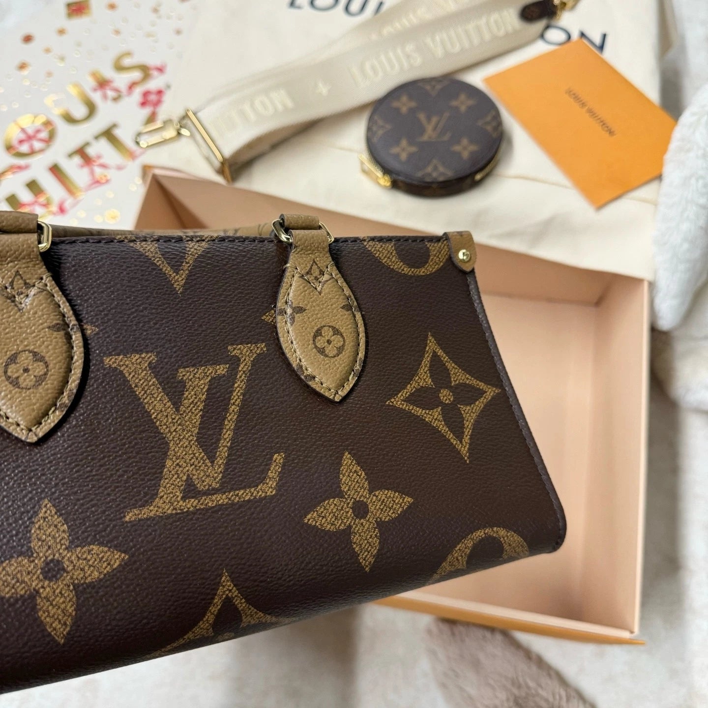New Louis Vuitton Horizontal OnTheGo Tote Bag For Women