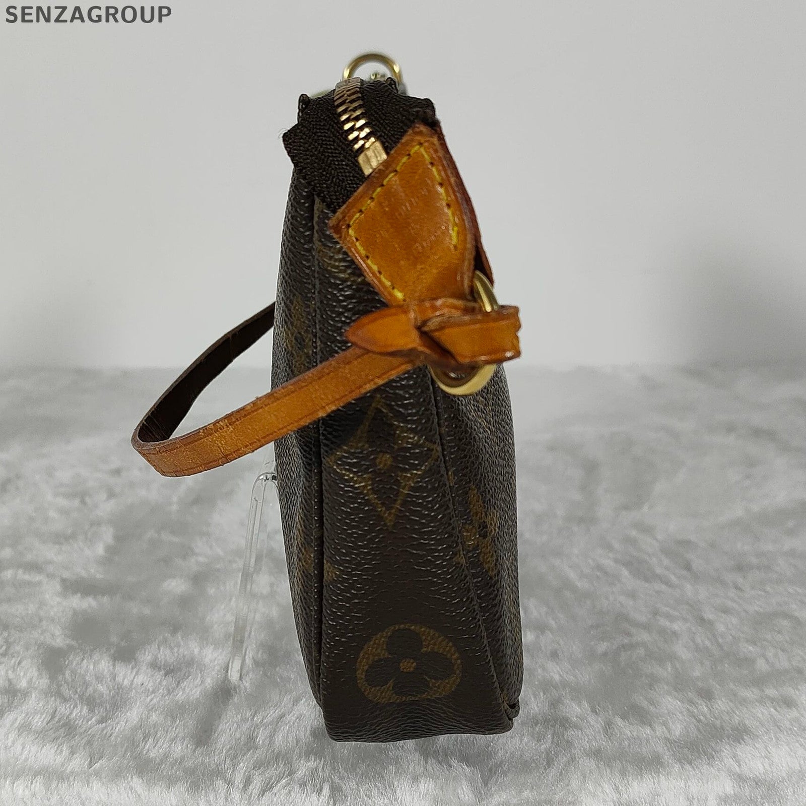 Louis Vuitton Pochette Monogram Vintage Shoulder Bag Classic Women