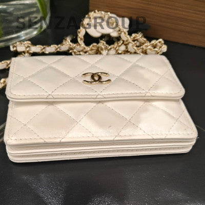 Chanel Quilted Chain Shoulder Crossbody Bag White Gold Classic Fashion