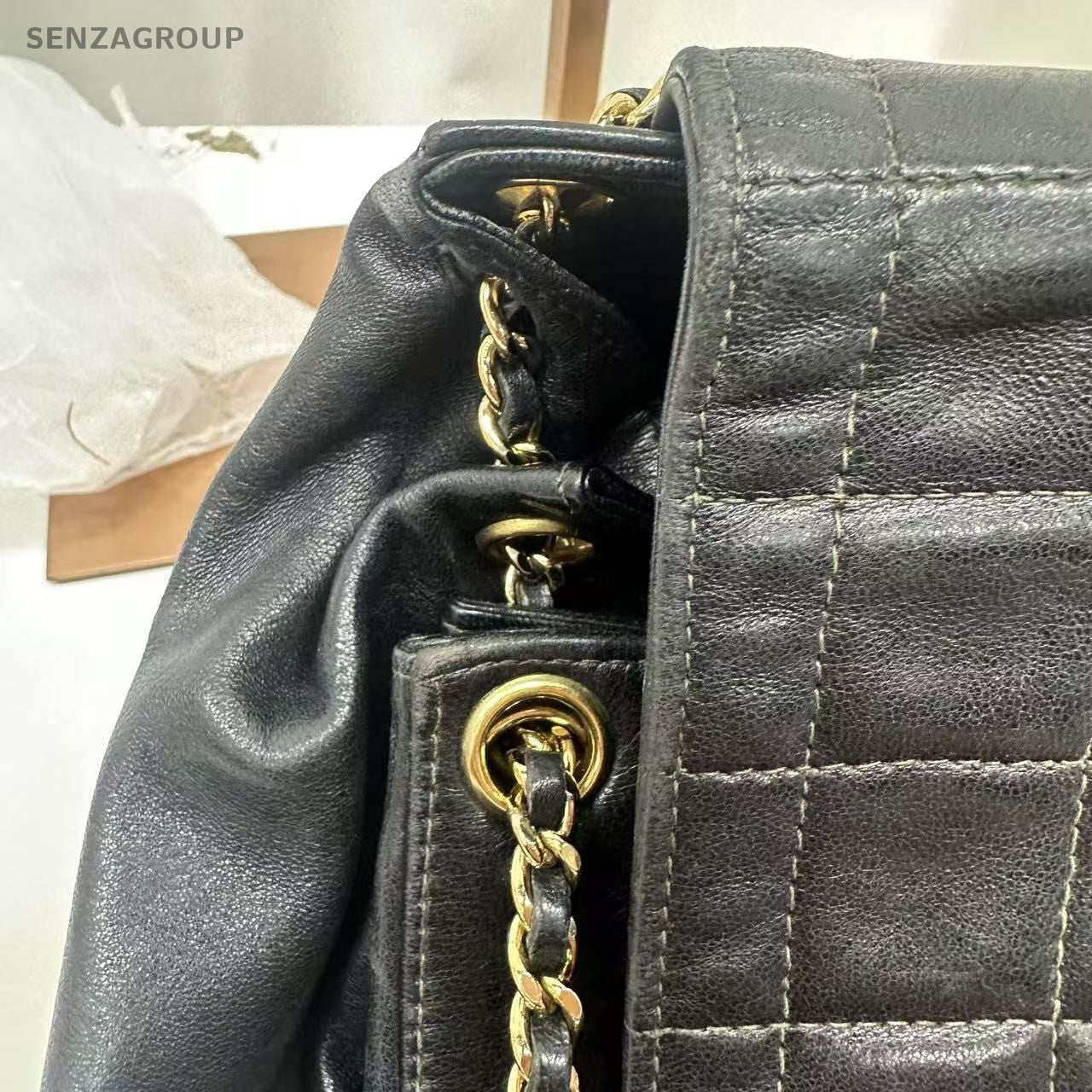 CHANEL Black gold 2.55 Leather Shoulder bag tote