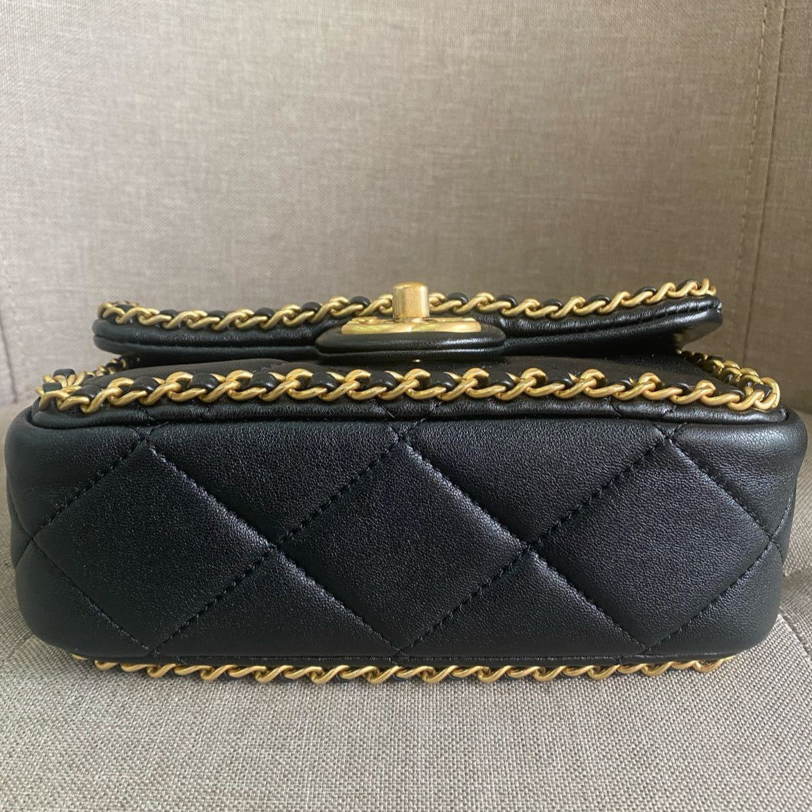 Chanel 24B Quilted Chain Shoulder Crossbody Bag Black Gold Classic