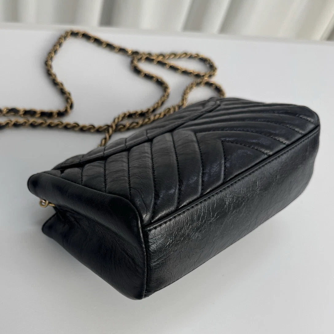 Chanel Calfskin Chevron Chain Shoulder Crossbody Black Gold Used Women Classic