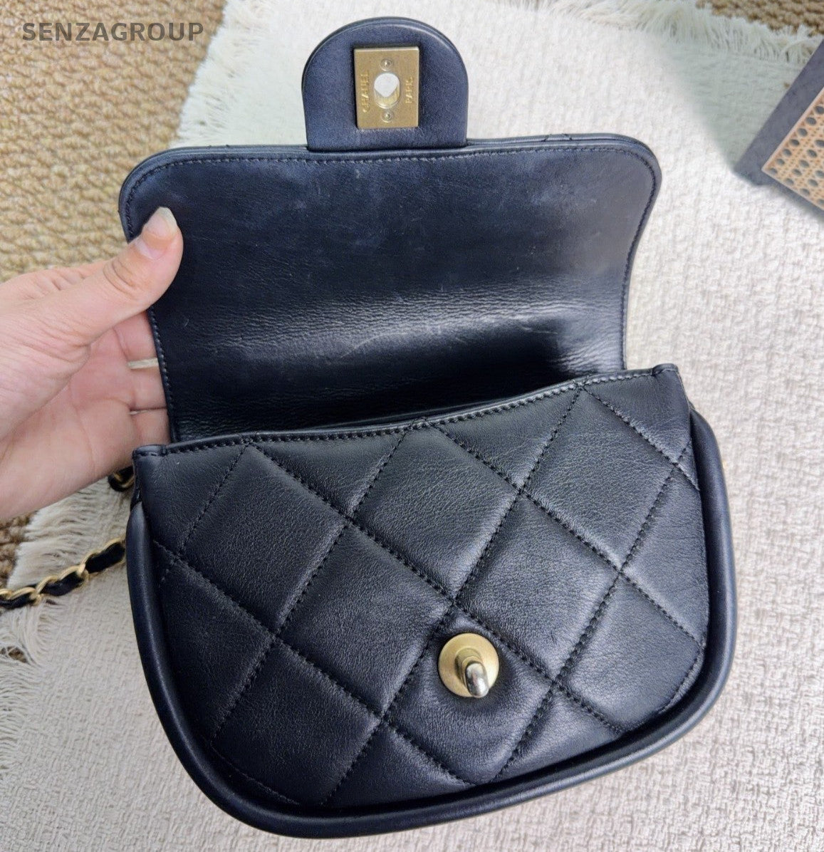 Chanel Diamond Saddle Chain Shoulder Bag Crossbody Black Gold Women Classic