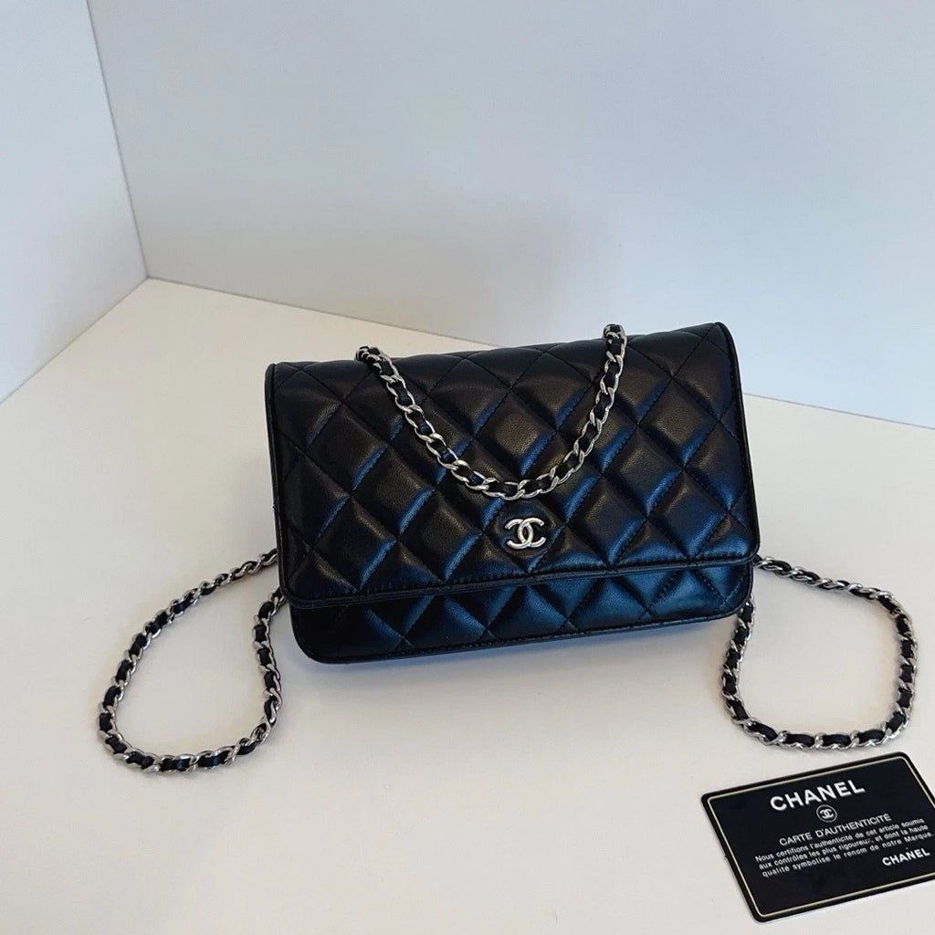 Chanel Woc Lambskin Chain Shoulder Crossbody Bag Black Excellent